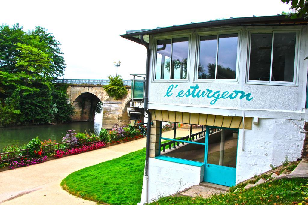 Hotel L'Esturgeon Poissy Exteriér fotografie