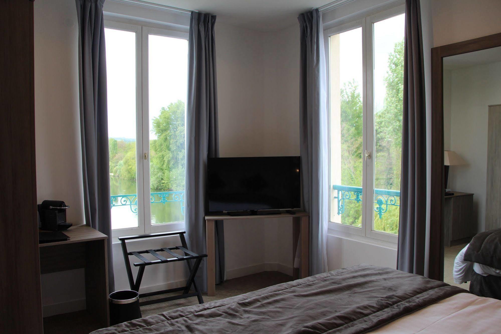 Hotel L'Esturgeon Poissy Exteriér fotografie